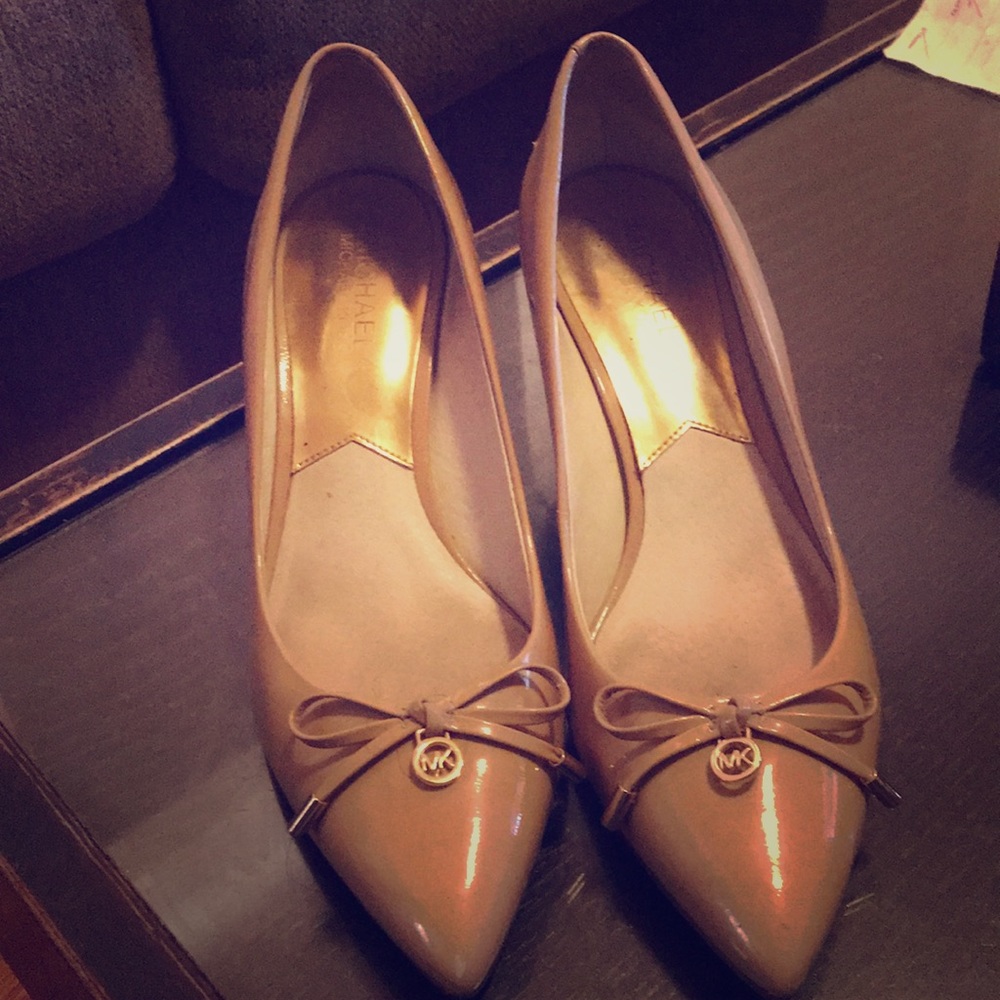 Michael Kors Nude patent leather heels